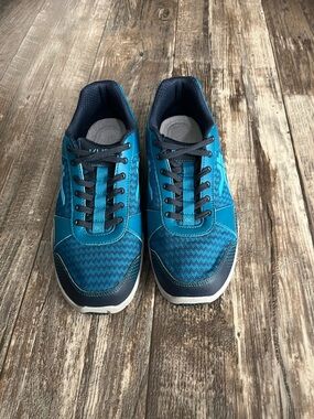 Women's KURU  Quantum walking shoes